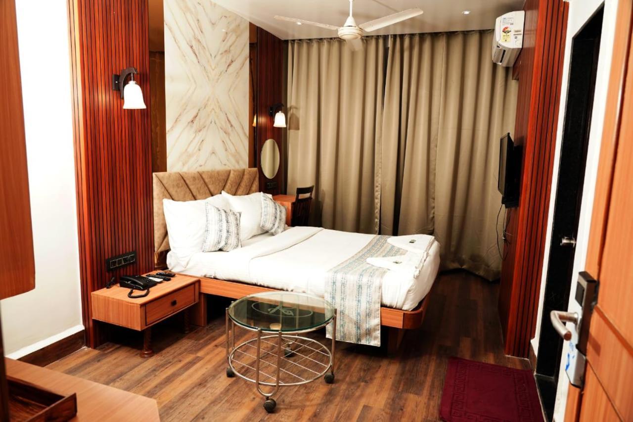 Hotel Padma Krishna Pune Exterior photo