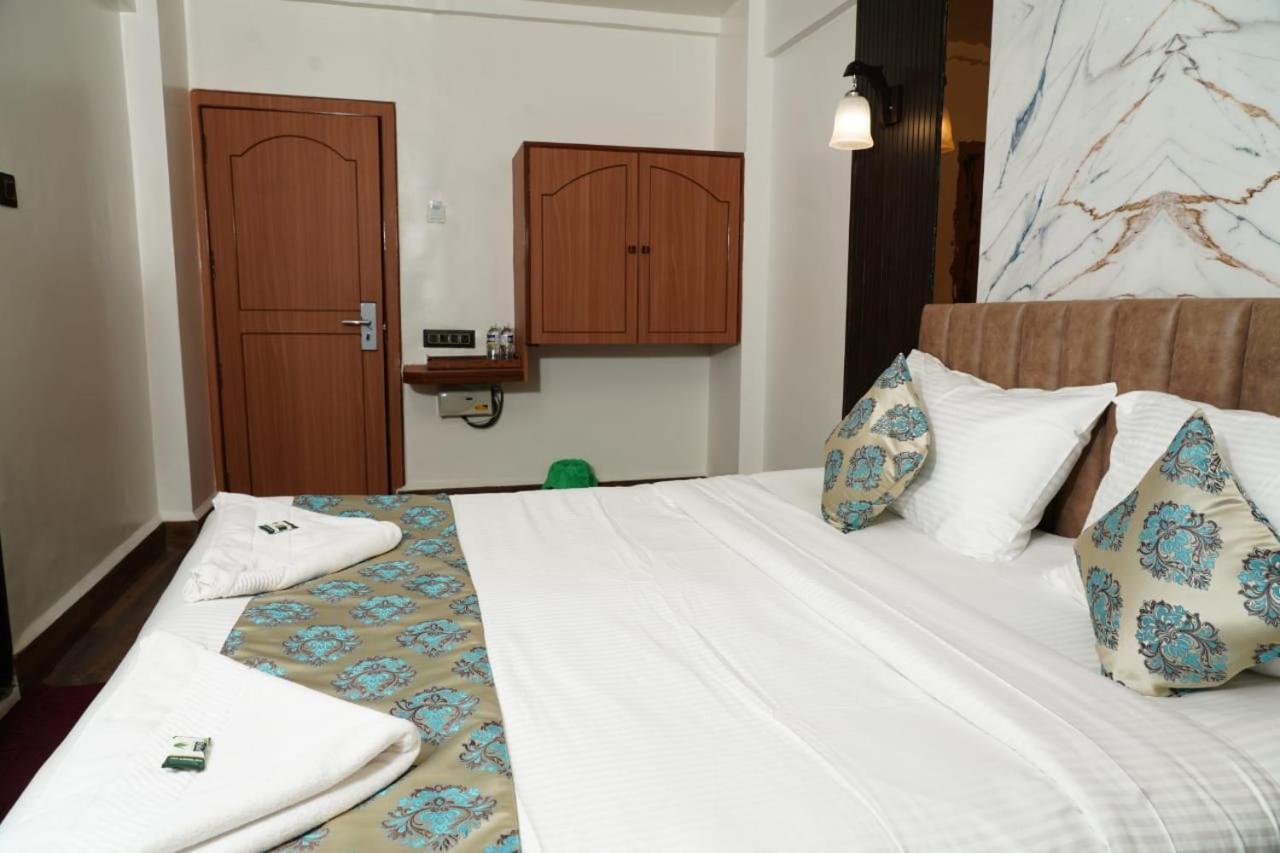 Hotel Padma Krishna Pune Exterior photo