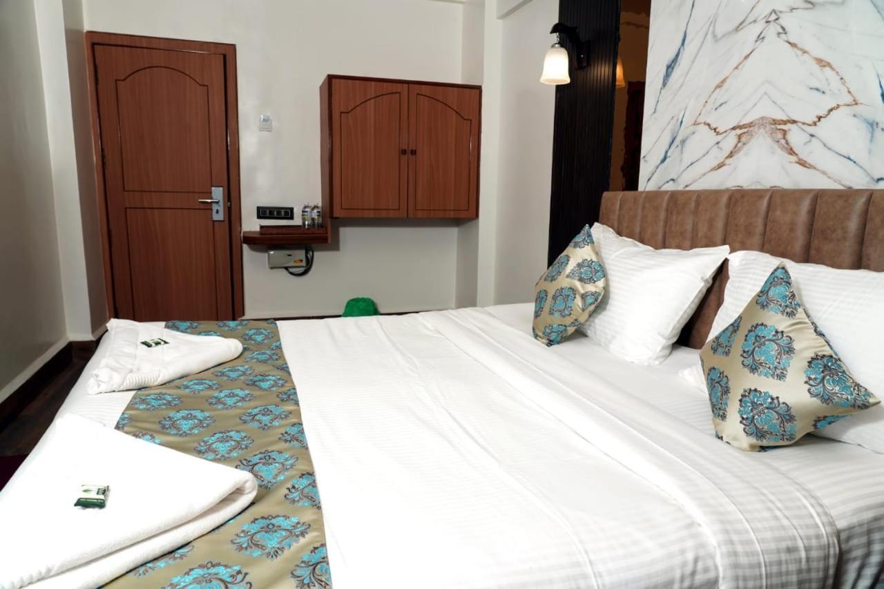 Hotel Padma Krishna Pune Exterior photo