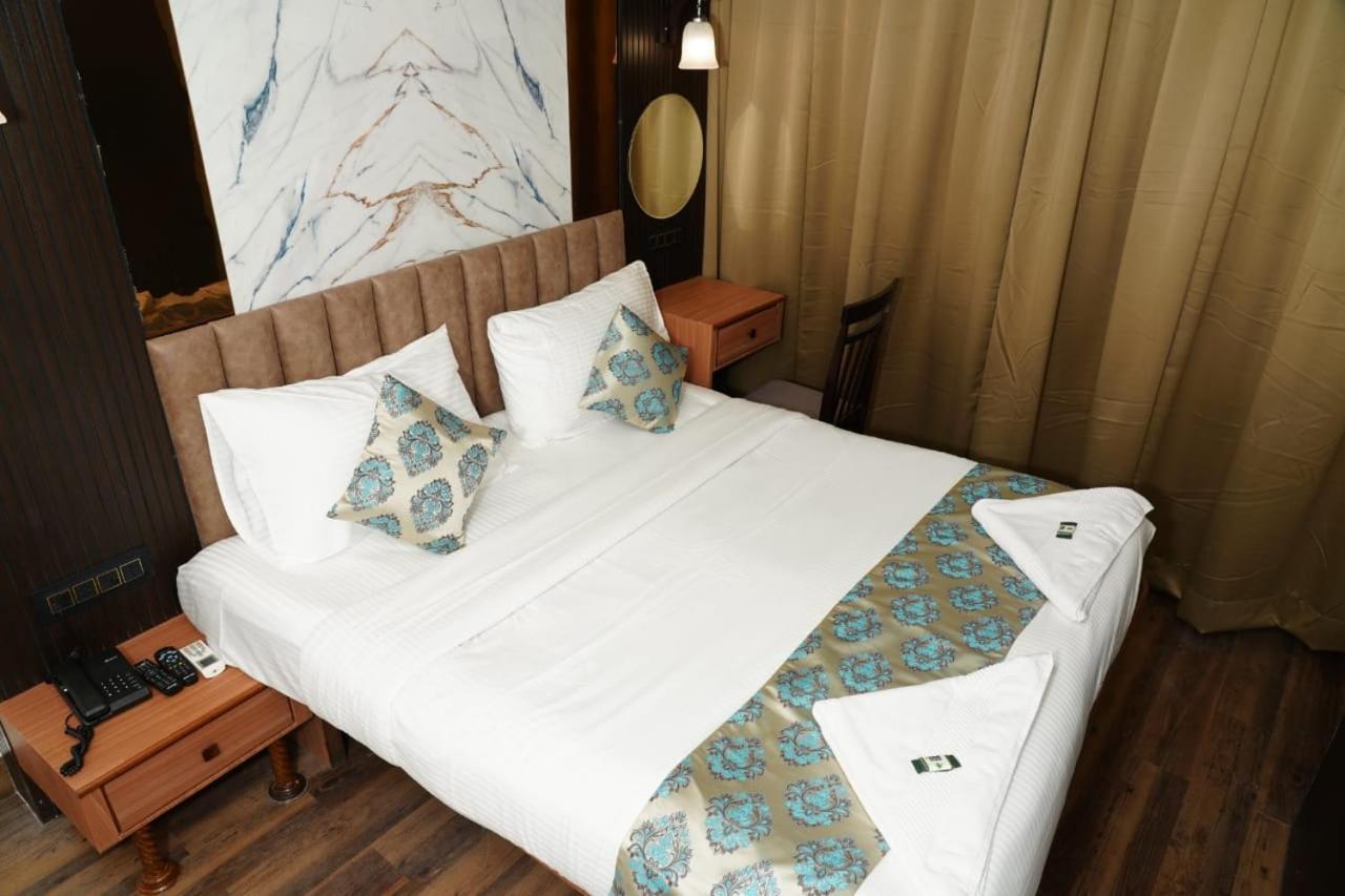 Hotel Padma Krishna Pune Exterior photo