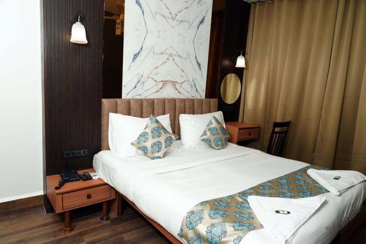 Hotel Padma Krishna Pune Exterior photo
