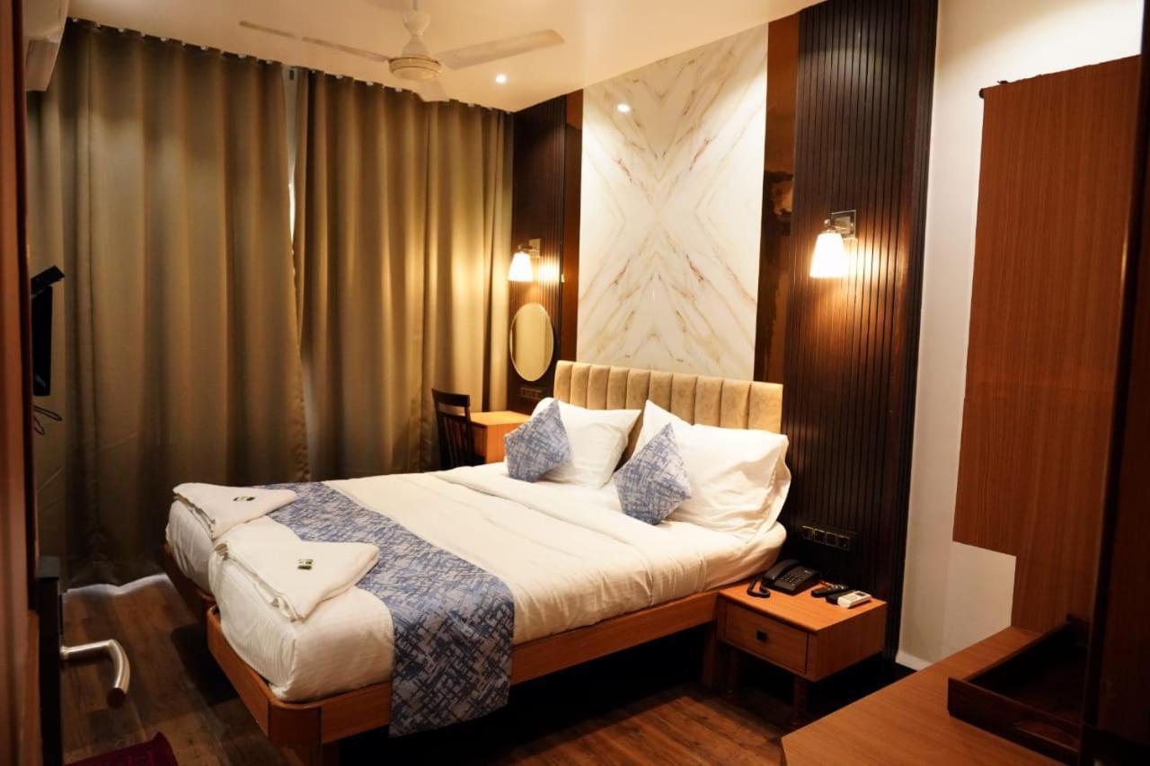 Hotel Padma Krishna Pune Exterior photo