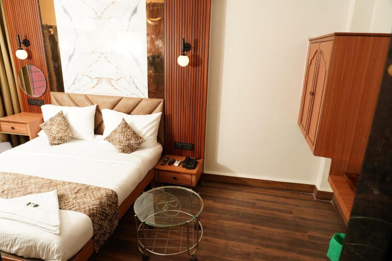 Hotel Padma Krishna Pune Exterior photo